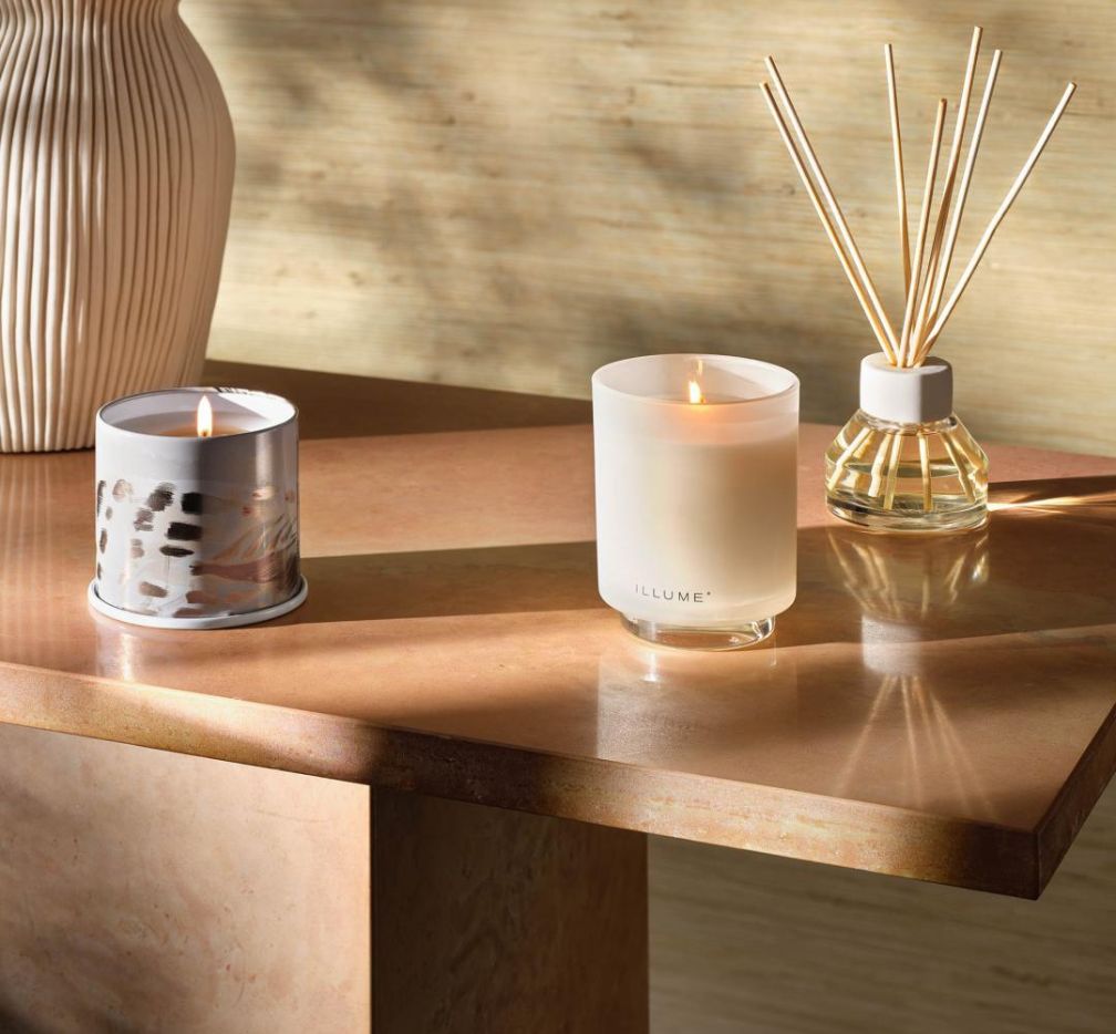 Światło, które tworzy nastrój – przytulne oświetlenie i dekoracje do domu