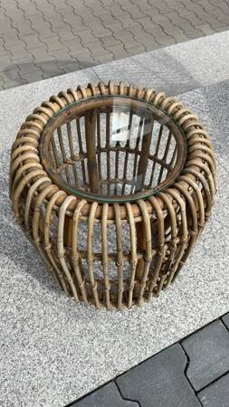 Exhibition rattan table J-line (outlet)