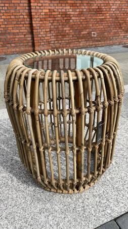 Exhibition rattan table J-line (outlet)