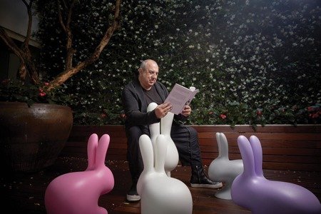 Krzesełko dziecięce Qeeboo Rabbit Chair Baby gołębie